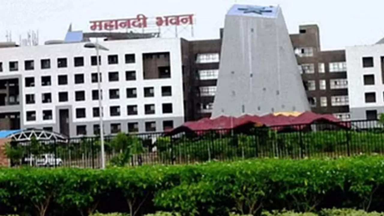 CG News: कैडर को लेकर शासन की सख्ती, गैर-कैडर अधिकारियों को प्रभार देने पर न्यायालयीन कार्रवाई की चेतावनी CG News: कैडर को लेकर शासन की सख्ती, गैर-कैडर अधिकारियों को प्रभार देने पर न्यायालयीन कार्रवाई की चेतावनी