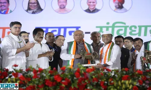 CG Congress Politics: कांग्रेस में घमासान, खरगे दे गए एकता की सीख, मगर बिलासपुर में कांग्रेसियों को संभालना टेढ़ी खीर