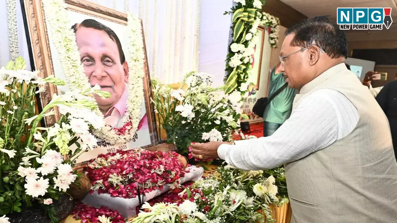 मुख्यमंत्री साय ने पद्मश्री डॉ. सुरेंद्र दुबे को अर्पित की श्रद्धांजलि, बोले-सभी को हँसाने वाला कवि हमें रुलाकर चला गया...