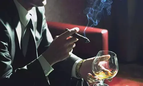 Drug Addiction Hindi: सिगरेट, शराब या ड्रग्स? इंसान को सबसे पहले किस चीज की लत लगती है? जानकर चौंक जाएंगे!