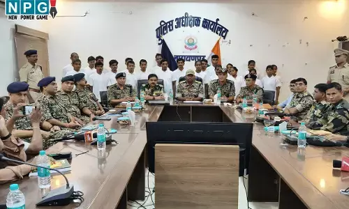 CG Narayanpur News: 22 नक्सलियों ने किया सरेंडर, 37 लाख का था इनाम, आत्मसमर्पित माओवादियों में बड़े लीडर और 8 महिलाएं शामिल