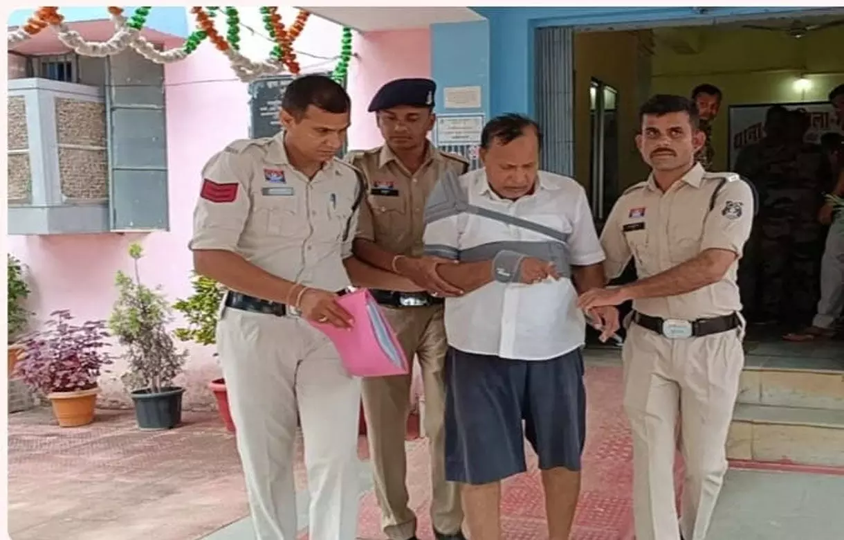 Teacher News: प्राचार्य गिरफ्तार, छात्राओं से बैड टच करने वाले प्रिंसिपल को पुलिस ने किया गिरफ्तार