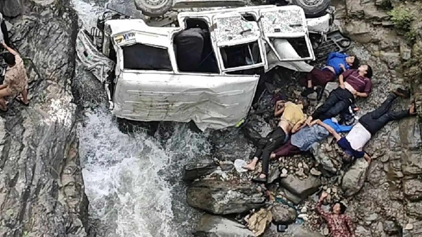 Pithoragarh Accident Today: उत्तराखंड के पिथौरागढ़ में बड़ा हादसा: 150 मीटर गहरी खाई में गिरी गाड़ी, 8 की मौत, 5 गंभीर घायल
