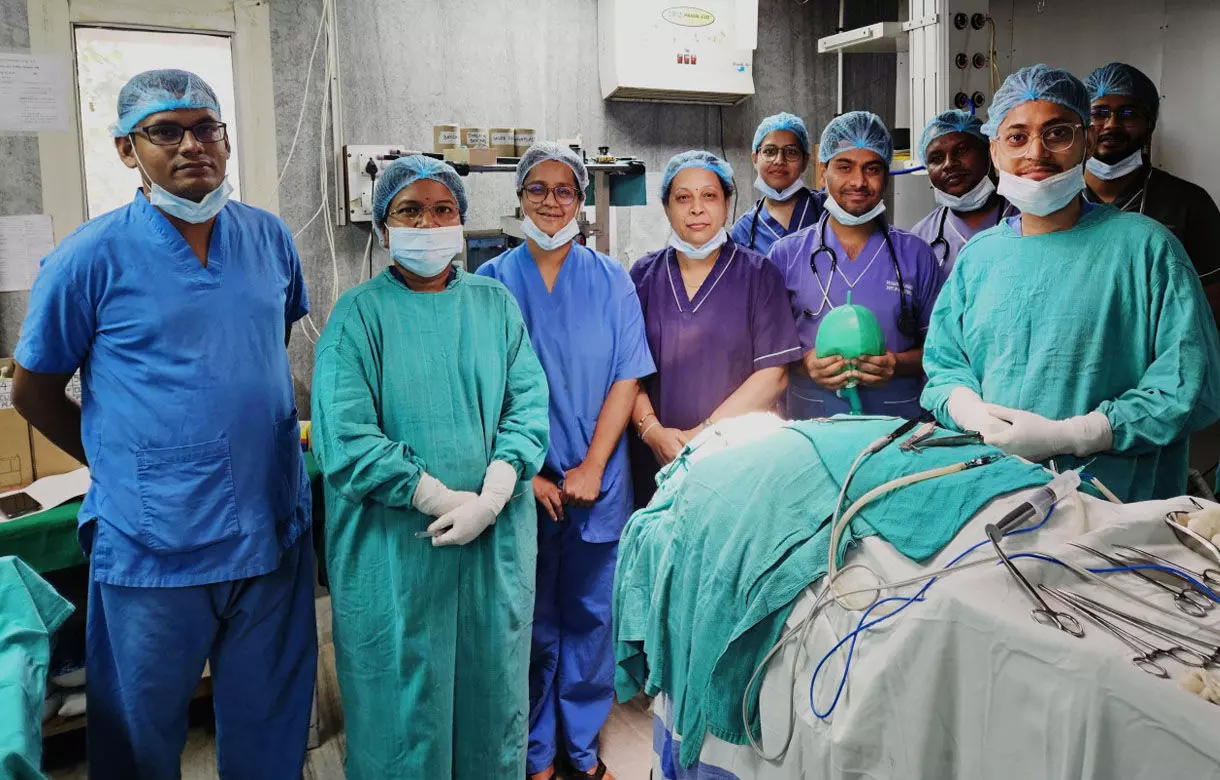 CG News: 7 सेंटीमीटर तक चेहरे में घुसा लोहे का औजार, फिर ऐसे बचाई जान, ईएनटी विभाग के डॉक्टरों ने रचा कीर्तिमान