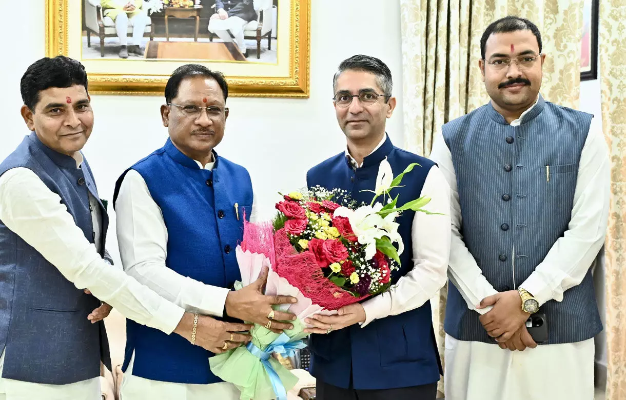 CG News: मुख्यमंत्री विष्णु देव साय से ओलंपिक स्वर्ण पदक विजेता शूटर अभिनव बिंद्रा ने की मुलाकात, राज्य के खिलाडियों को आधुनिक तकनीकों के माध्यम से बनाए जाएंगे दक्ष