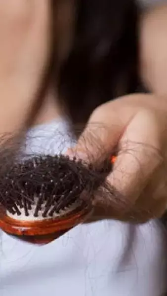 Home Made Hair Mask: क्या आपके सर से भी गायब हो रहे हैं बाल, ये हेयर पैक लगाएं तुरंत दिखेगा असर