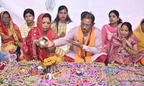 मुख्यमंत्री विष्णुदेव साय ने फलेश्वरनाथ महादेव मंदिर में पूजा अर्चना कर प्रदेशवासियों की सुख समृद्धि और खुशहाली की मंगलकामना की