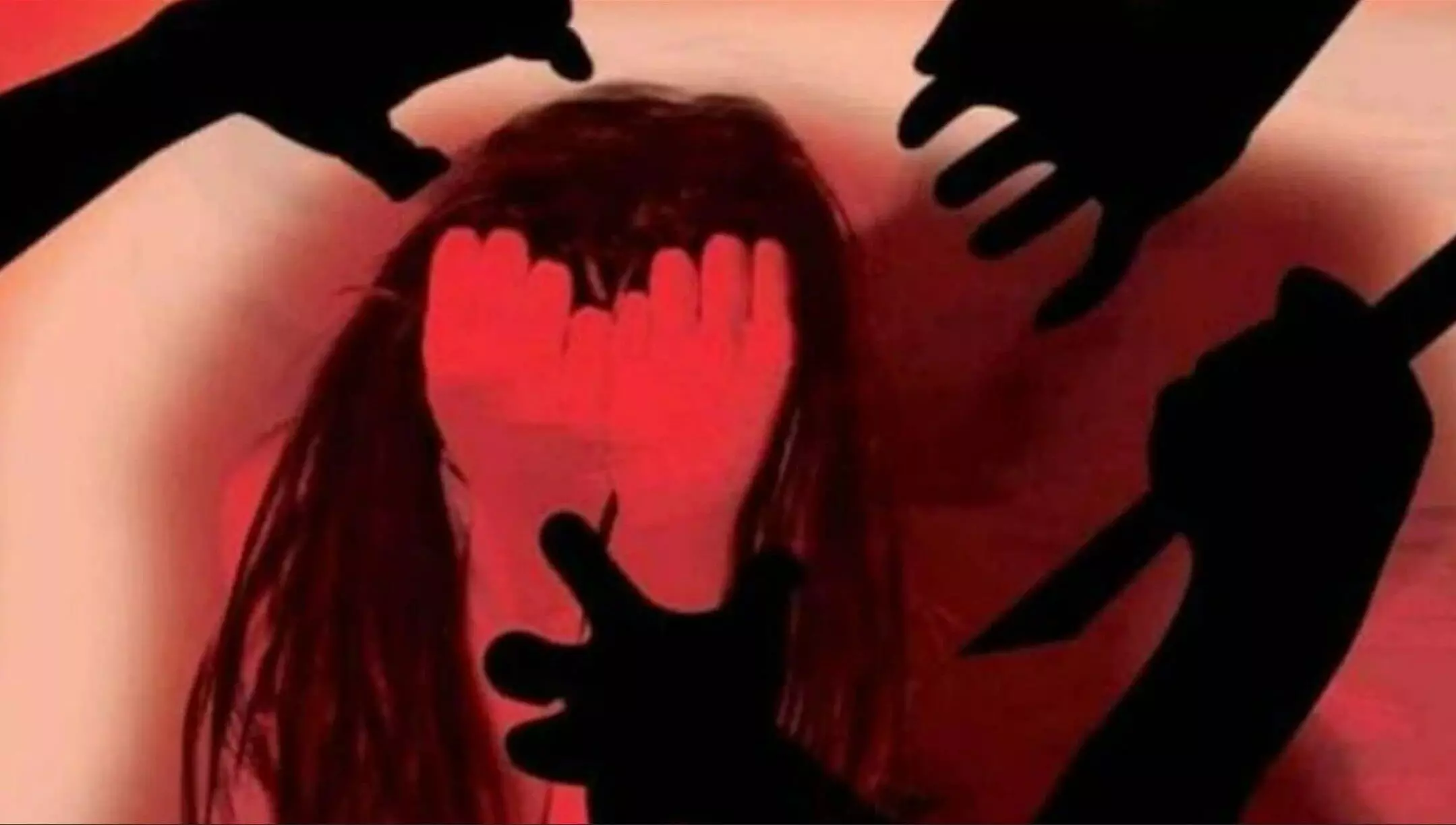 Crime News Hindi: अधेड़ आदमी ने पहले पालतू मुर्गे के बनाया हवस का शिकार... फिर मासूम संग कर डाली ये भिनौनि हरकत, बच्चा बोला- मम्मी यही अंकल मुझे...