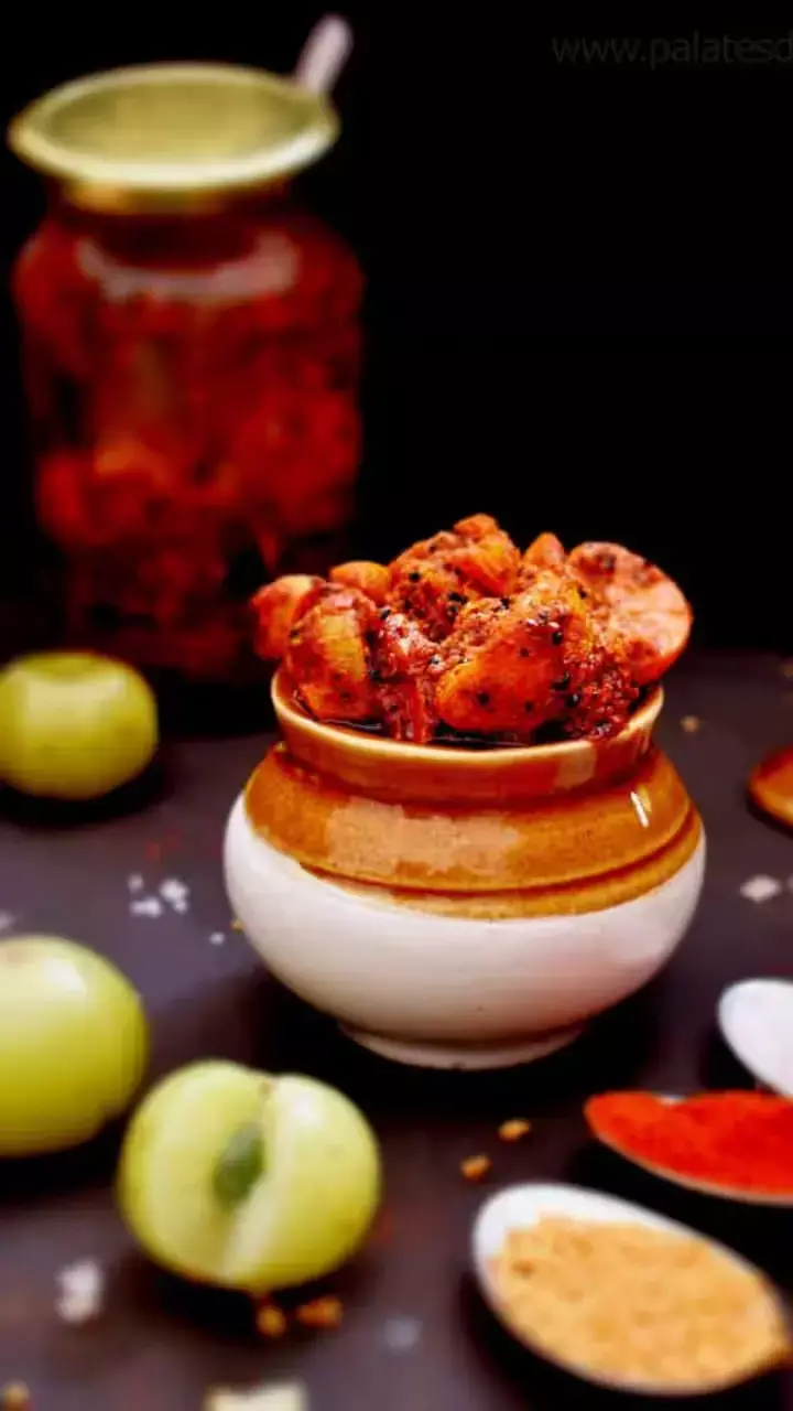 Benefits Of pickle: अचार खाने के हैं फायदे और नुकसान जानिए