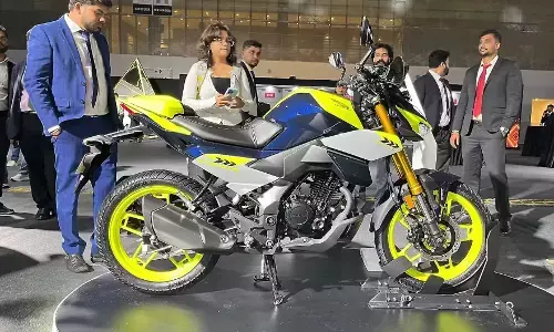 Honda CB125 Hornet launch: शानदार डिज़ाइन, प्रीमियम फीचर्स और दमदार परफॉर्मेंस वाली नई 125cc बाइक लॉन्च, जानें Honda CB125 होर्नेट की कीमत, कलर ऑप्शन और टेक्नोलॉजी फीचर्स