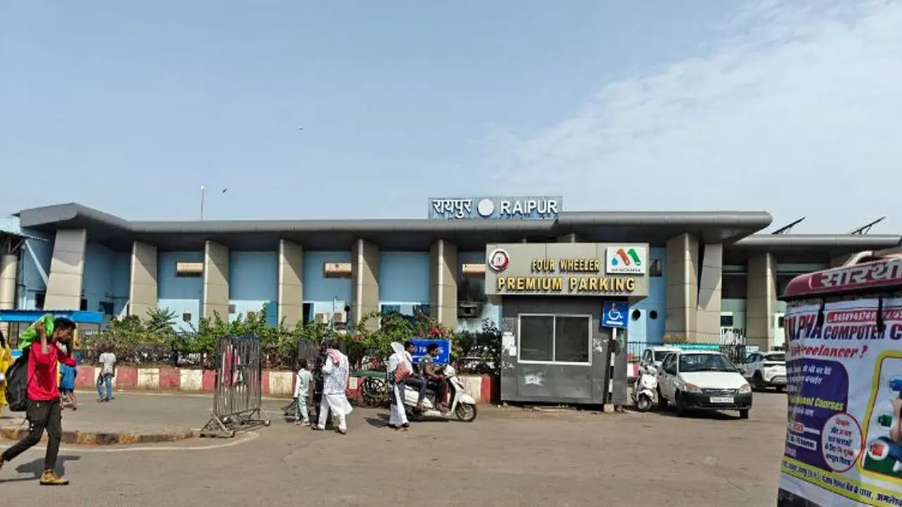 Big Breaking: अब कंफर्म टिकट पर ही प्लेटफार्म में प्रवेश, एयरपोर्ट की तर्ज पर बदलेगा सिस्टम, डायरेक्टर की होगी पोस्टिंग