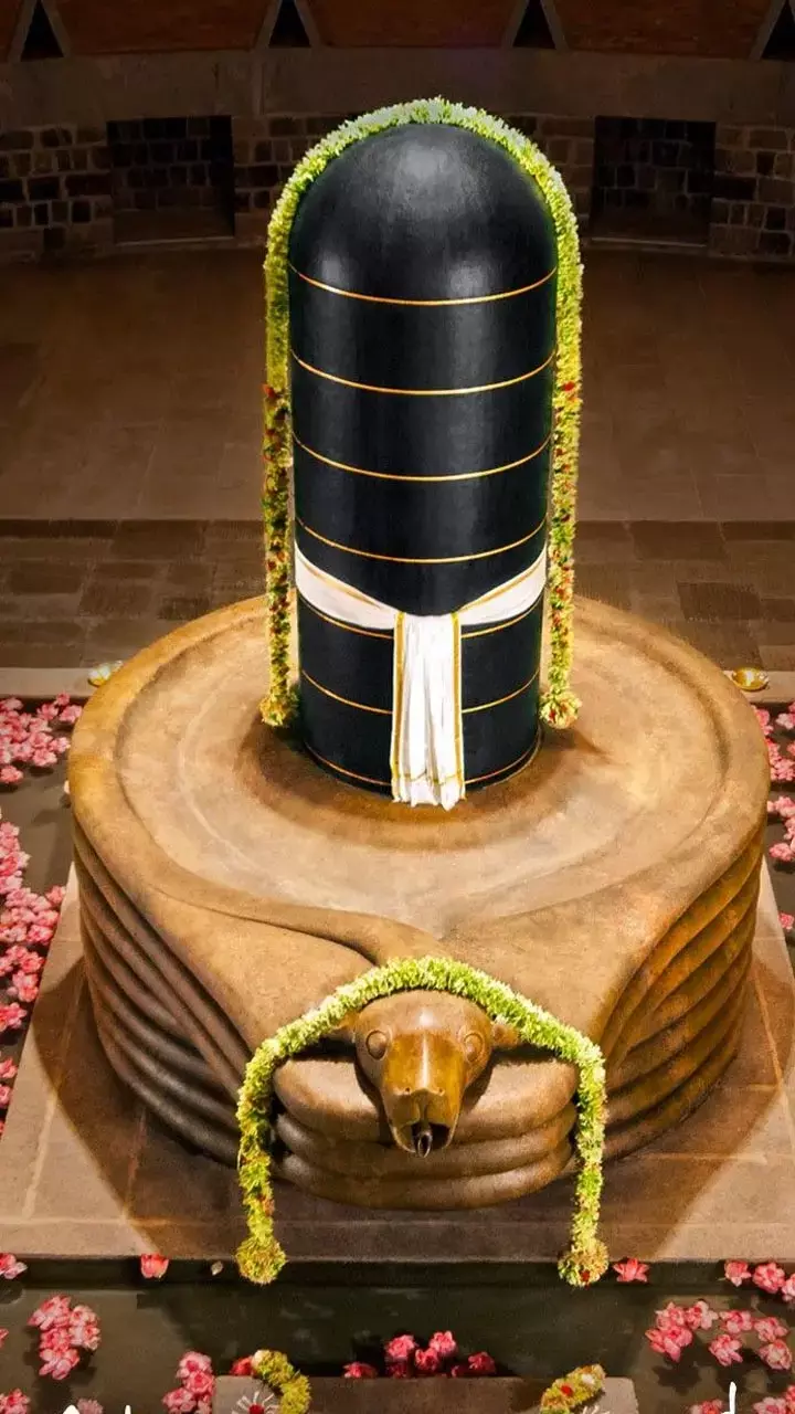 Sawan Ka Aakhri Somwar 2025:  सावन के आखिरी सोमवार को करें ये उपाय, चुक न जाएं ये मौका