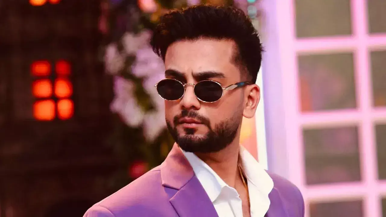 Supreme Court News: रेव पार्टी और सांप के जहर से जुड़े मामले में गिरफ्तारी पर रोक, सुप्रीम कोर्ट ने एल्विश यादव को दी अंतरिम राहत