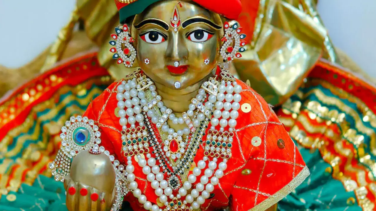 Raksha Bandhan 2025: लड्डू गोपाल को राखी बांधने का सही तरीका, शुभ मुहूर्त और बचने वाली गलतियां