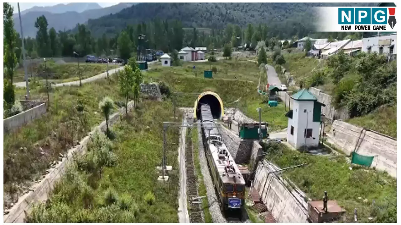 ऐतिहासिक उपलब्धि: कश्मीर घाटी में पहली मालगाड़ी सीमेंट लेकर अनंतनाग गुड्स शेड पहुंची,