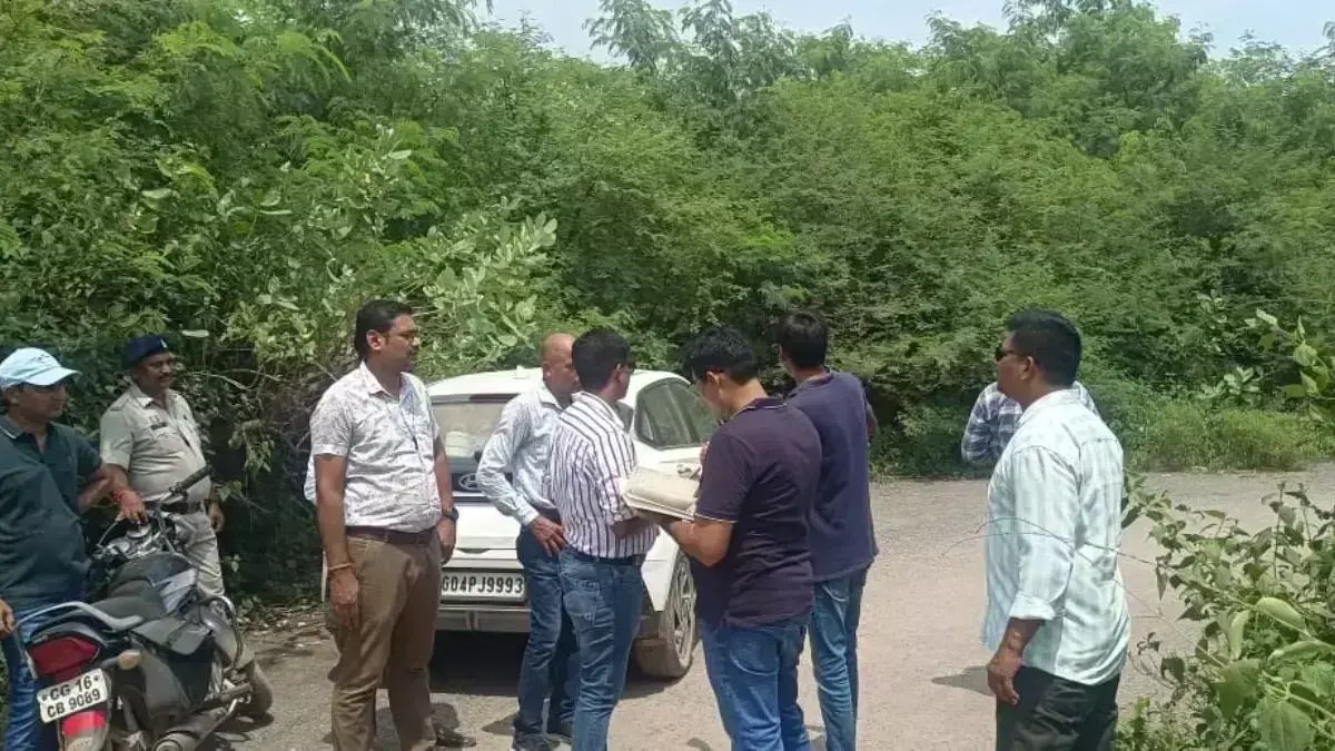 राजधानी रायपुर में कारोबारी से दिनदहाड़े 15 लाख की लूट,बदमाशों ने जान से मारने की धमकी देकर दिया वारदात को अंजाम ,जांच में जुटी पंडरी पुलिस