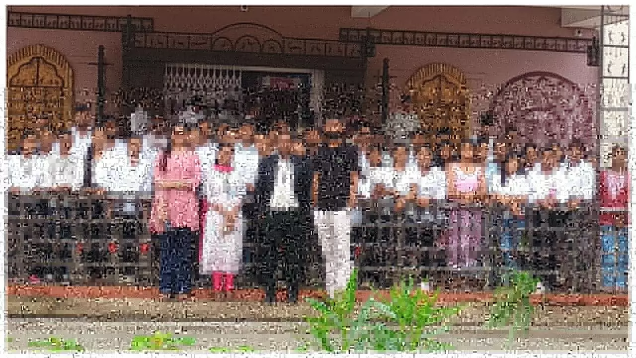 CG Mats University: मैट्स विश्वविद्यालय मुख्य परिसर गुल्लू आरंग के कला संकाय तृतीय सेमेस्टर के विद्यार्थियों ने किया आदिवासी संग्रहालय नया रायपुर का शैक्षणिक भ्रमण...