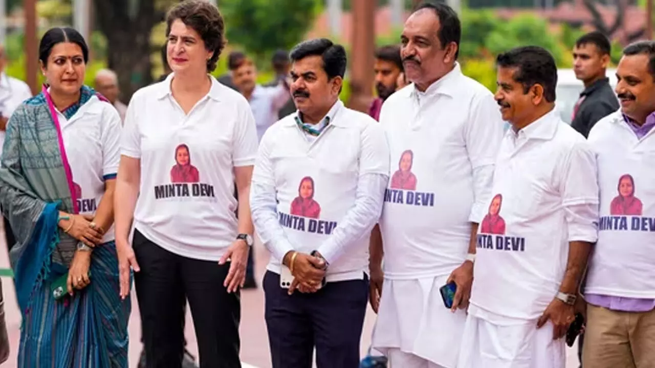 Who is minta devi: मिंता देवी कौन हैं? जिनकी तस्वीर वाली टीशर्ट पहनकर विपक्ष कर रहे जोरदार विरोध प्रदर्शन, जानिए मिंता देवी की कुंडली