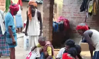 Bihar Crime : गयाजी में मानवता हुई शर्मसार... झाड़-फूंक के शक में धारदार हथियार से काट दिया जीभ और प्राइवेट पार्ट, मौत के बाद लाश पर बरसाते रहे लाठियां