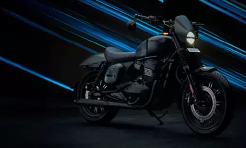 2025 Yezdi Roadster bike Launch in india: रेट्रो स्टाइल, प्रीमियम डिजाइन, 4 साल वारंटी के साथ भारत में लॉन्च, बाइक प्रेमियों के लिए परफेक्ट विकल्प