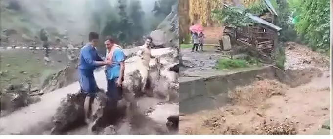 J&K IN CLOUDBURST : चिशौती में फट गए बादल और बहा ले गया सब कुछ... शांत पहाड़ बना मौत का सैलाब, मची चीख-पुकार, अपनों को तलाशते रहे लोग, अब तक 46 की मौत सैकड़ों घायल J&K IN CLOUDBURST : चिशौती में फट गए बादल और बहा ले गया सब कुछ... शांत पहाड़ बना मौत का सैलाब, मची चीख-पुकार, अपनों को तलाशते रहे लोग, अब तक 46 की मौत सैकड़ों घायल