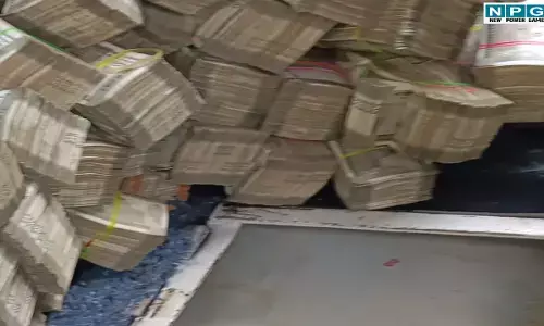 CG News: छत्तीसगढ़ में गुजरात से आया 4 करोड़ कैश, स्कॉर्पियो के गुप्त चेंबर से बरामद हुआ पैसा, पुलिस ने आयकर विभाग को सौंपा मामला