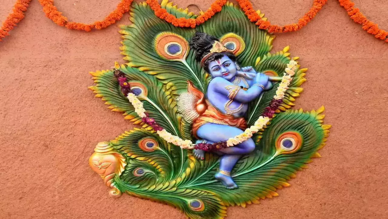 Krishna Janmashtami Decoration at home: कृष्ण जन्माष्टमी पर घर को ऐसे सजाएँ, पड़ोसन जल-जल कर मरेगी! Krishna Janmashtami Decoration at home: कृष्ण जन्माष्टमी पर घर को ऐसे सजाएँ, पड़ोसन जल-जल कर मरेगी!