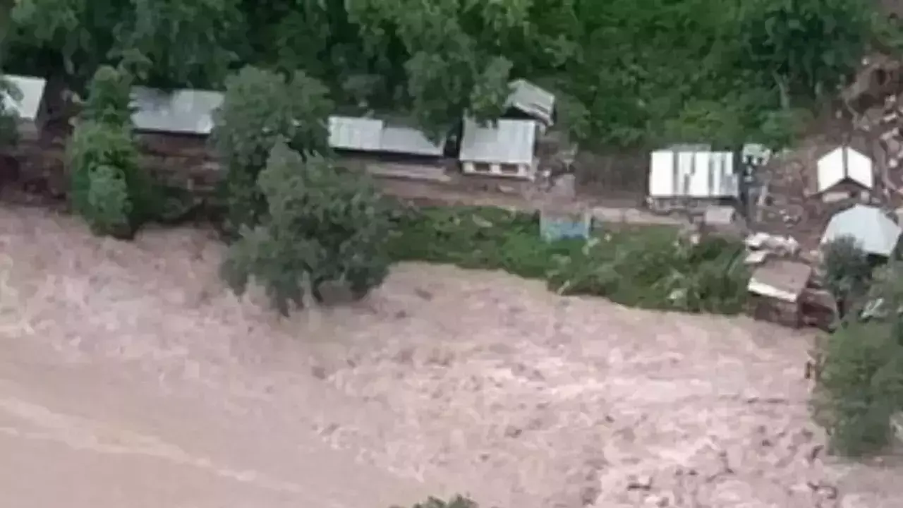 Kishtwar Disaster: जम्मू कश्मीर में कुदरत का कहर. बादल फटने से अब तक 45 लोगों की मौत, 21 लोगों के शवों की हुई पहचान, रेस्क्यू ऑपरेशन लगातार जारी