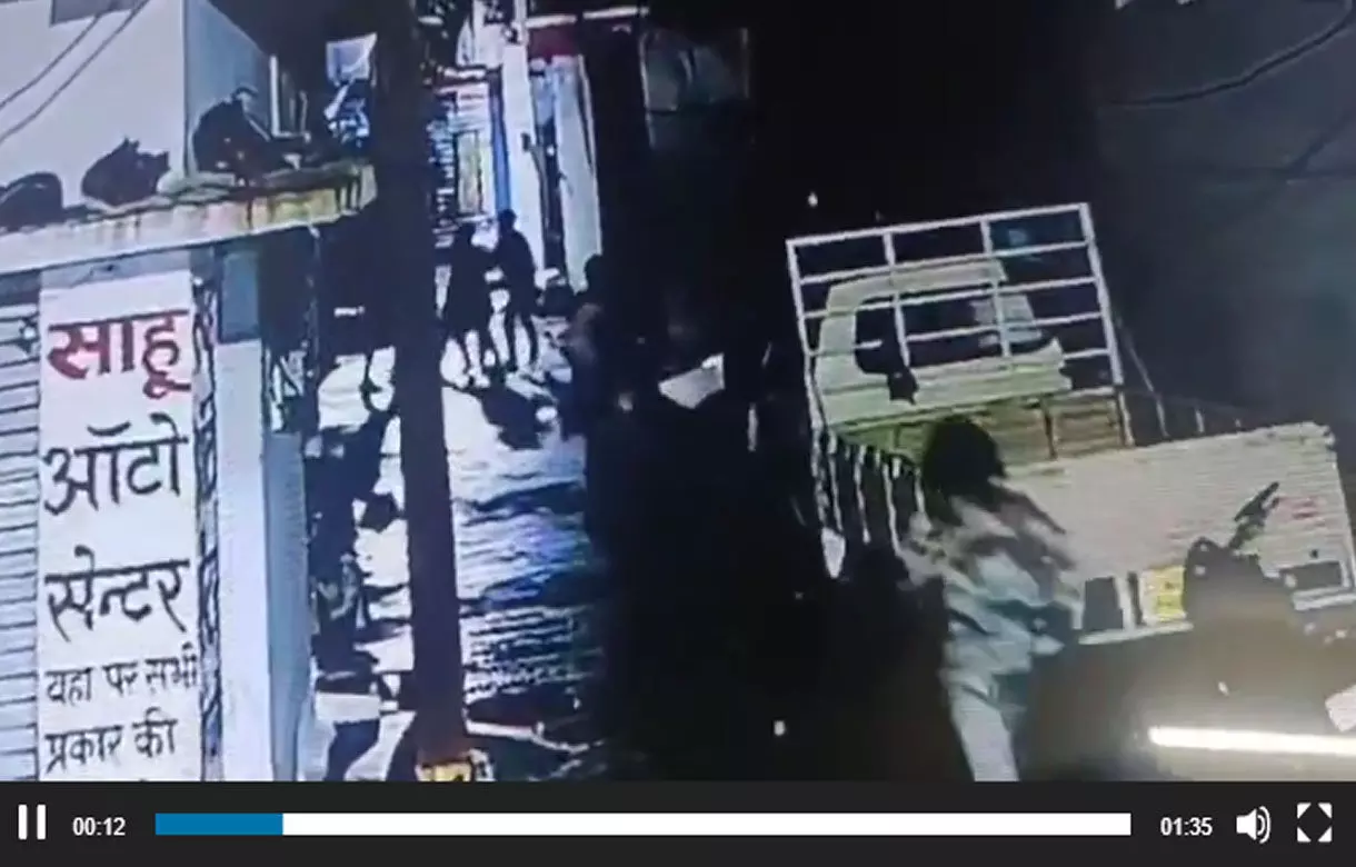 CG News: राजधानी में चाकूबाजों का आतंक, घर से निकालकर युवक को दर्जन भर बदमाशों ने मारा चाकू, हुई मौत...