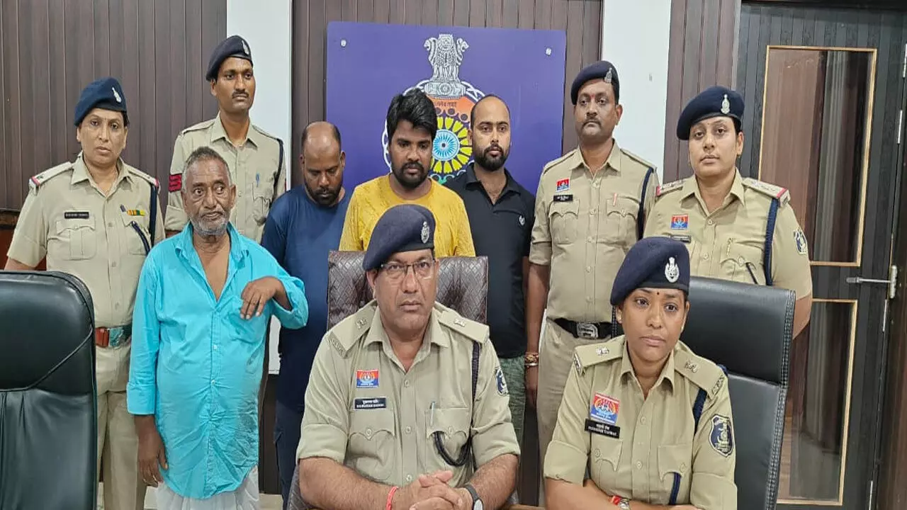 CG News: मां की गोद से छीनकर 9 महीने का बच्चा बेचा, गैंग का भंडाफोड़, पुलिस ने मासूम को सुरक्षित लौटाया