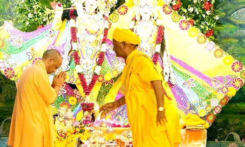 Janmashtami 2025 :श्री कृष्ण जन्मभूमि पहुंचे सीएम योगी आदित्यनाथ.कृष्ण मंदिर में की पूजा अर्चना.मंदिर में मौजूद भक्तों को संबोधित कर कई विकास कार्यों का किया लोकार्पण और शिलान्यास