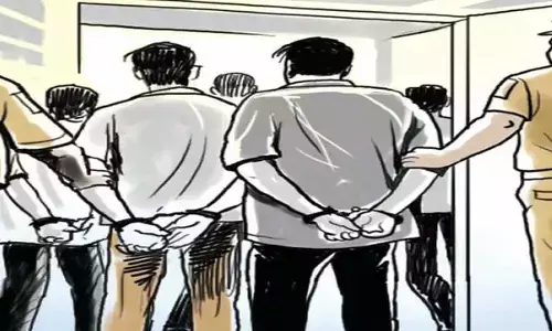 CG News: पॉक्सो आरोपी थाने से फरार, ड्यूटी पर तैनात पुलिसकर्मी सोते रहे, सुरक्षा व्यवस्था पर सवाल