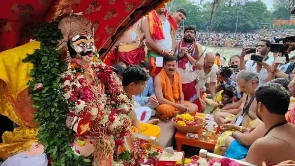 उज्जैन में बाबा महाकाल की शाही सवारी. यात्रा में 10 लाख भक्तों के शामिल होने का अनुमान,10 ड्रोन से होगी पुष्पवर्षा. सुरक्षा के पुख्ता इंतजाम