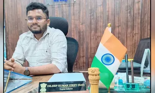 CG Crime News: डिप्टी कलेक्टर पर दुष्कर्म का आरोप, महिला आरक्षक ने दर्ज कराई थाने में एफआईआर... जानिए