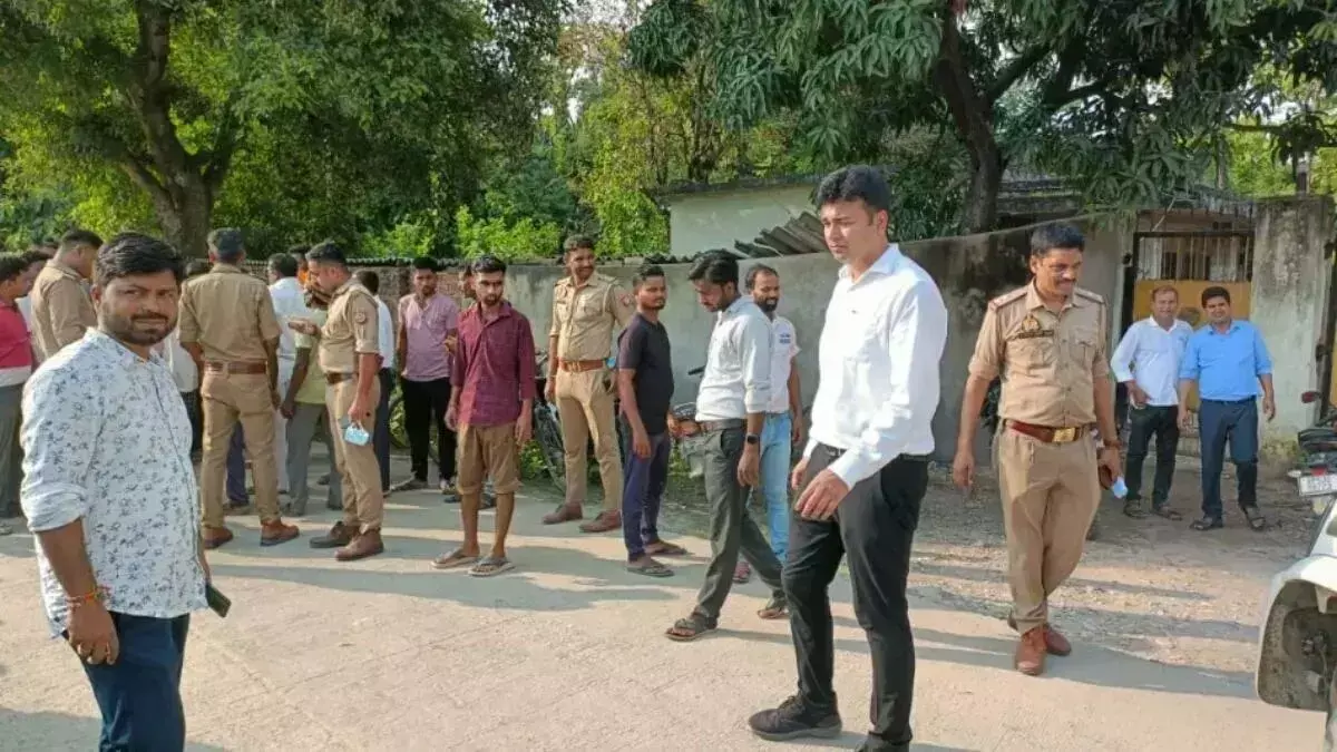 Gorakhpur Gas Leak : यूपी के इस गांव में हुआ गैस लीक, गैस की चपेट में आकर 14 बच्चे बीमार