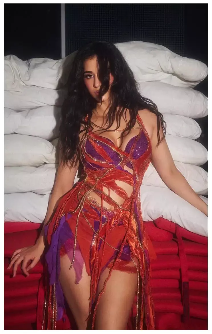 छोटी ड्रेस पहन Disha Patani ने पूल किनारे की सारी हदें की पार, फैंस बोले- ओ भाई...