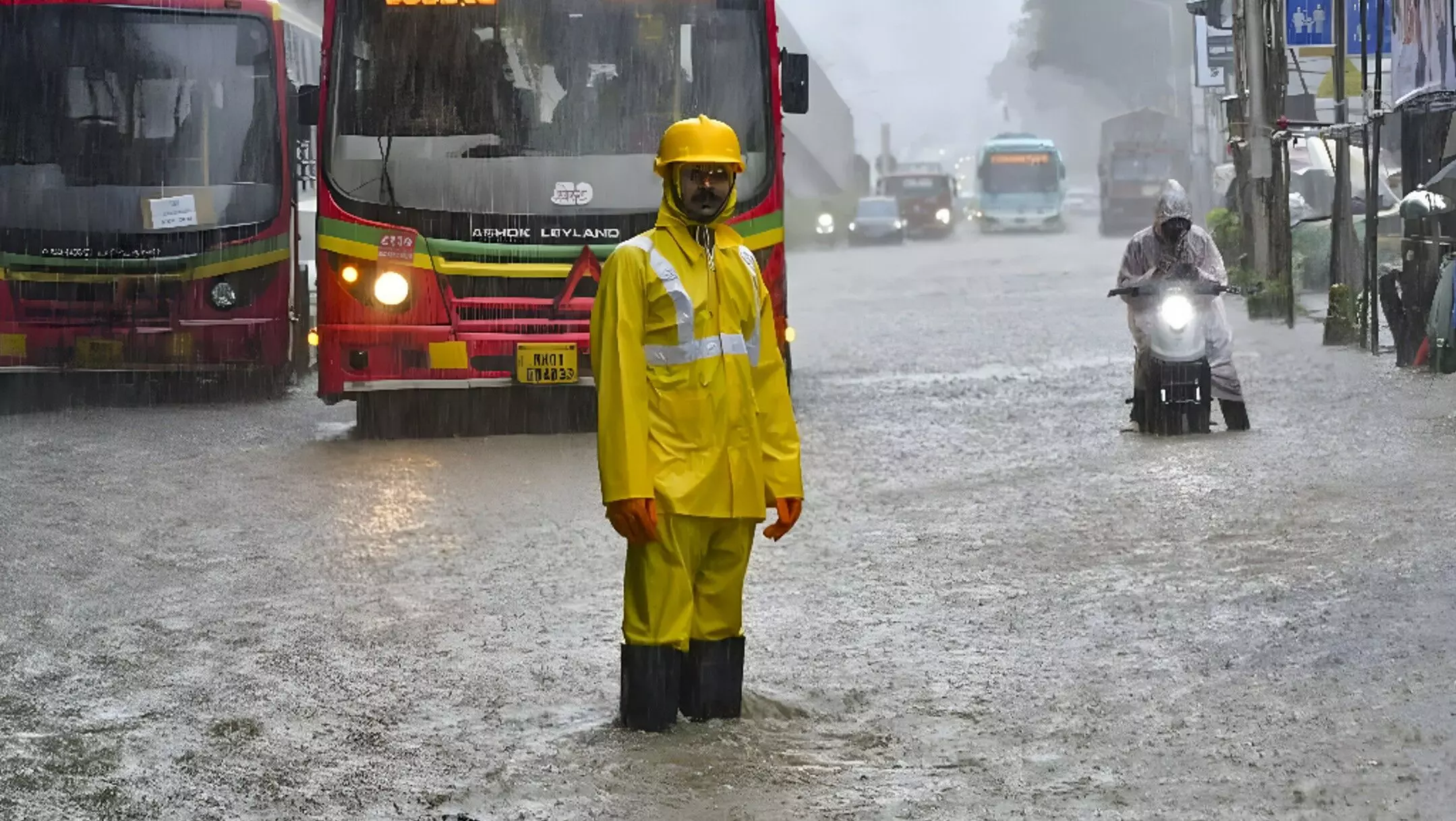 Aaj Ka Mausam 20 August: 20 अगस्त को बारिश, बाढ़ और भूस्खलन से तबाही, यूपी-बिहार बेहाल! दिल्ली से मुंबई तक अलर्ट! जानिए अपने शहर का मौसम का हाल
