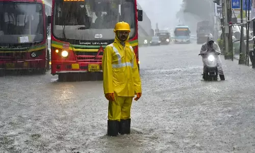 Aaj Ka Mausam 20 August: 20 अगस्त को बारिश, बाढ़ और भूस्खलन से तबाही, यूपी-बिहार बेहाल! दिल्ली से मुंबई तक अलर्ट! जानिए अपने शहर का मौसम का हाल