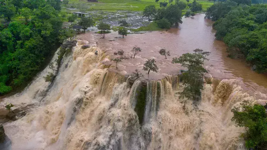Tirathgarh waterfall News : आपके ट्रैवल प्लानिंग में बस्तर तो नहीं ! तो ये खबर फिर आपके लिए... तीरथगढ़ जलप्रपात पर्यटकों के लिए बंद, जानें क्यों