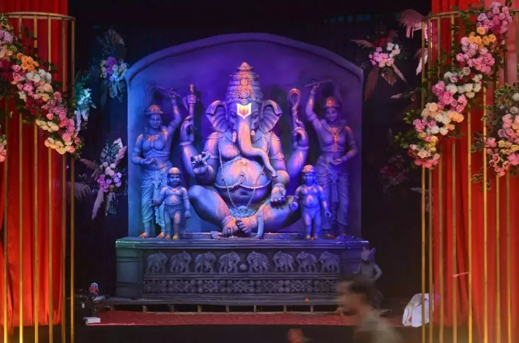 Raipur Ganeshotsav 2025: बिना अनुमति के सड़क पर... ... CG Top News 22 August: छत्तीसगढ़ की ताज़ा खबरें, टॉप CG News, राजनीति से अपराध तक, पढ़ें छत्तीसगढ़ की हर बड़ी खबर