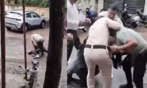 MP कोर्ट में हाई वोल्टेज ड्रामा! ITBP जवान ने पत्नी को घसीट घसीटकर पीटा, पुलिसकर्मी  को भी उठा के पटका, वीडियो वायरल