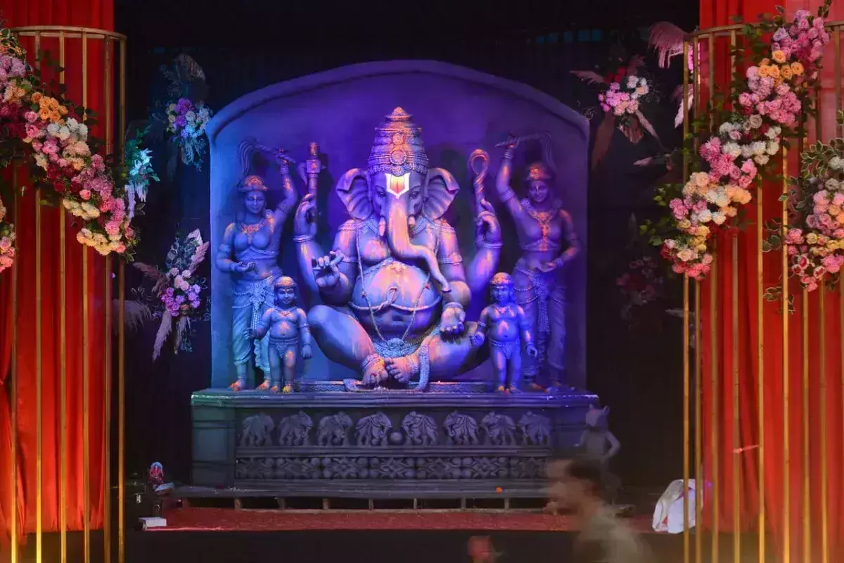 Raipur Ganeshotsav 2025:  बिना अनुमति के सड़क पर पंडाल लगाया तो खैर नहीं, हर पंडाल में CCTV कैमरा लगाना अनिवार्य