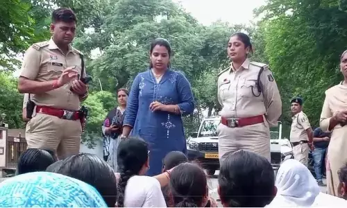 CG News: डिप्टी सीएम के बंगले के बाहर महिला ने की फिनायल पीने की कोशिश, पुलिस ने पहुंचाया अस्तपताल, अनुकंपा नियुक्ति की कर रही थी मांग...