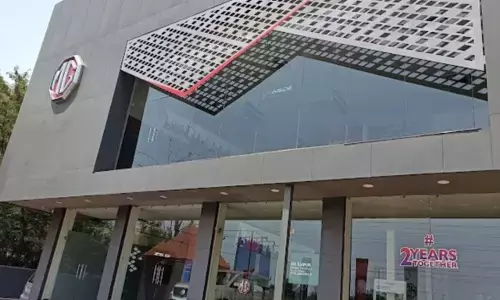 Raipur News: कार शो रूम में लिफ्ट गिरी, कर्मचारी की मौत, परिजनों ने लगाया शोरूम प्रबंधन पर लापरवाही और केस दबाने का आरोप