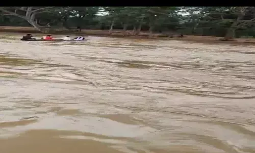 Dantewada News  : इंद्रावती नदी में नांव पलटने से बड़ा हादसा, एक ग्रामीण लापता, 4 सुरक्षित