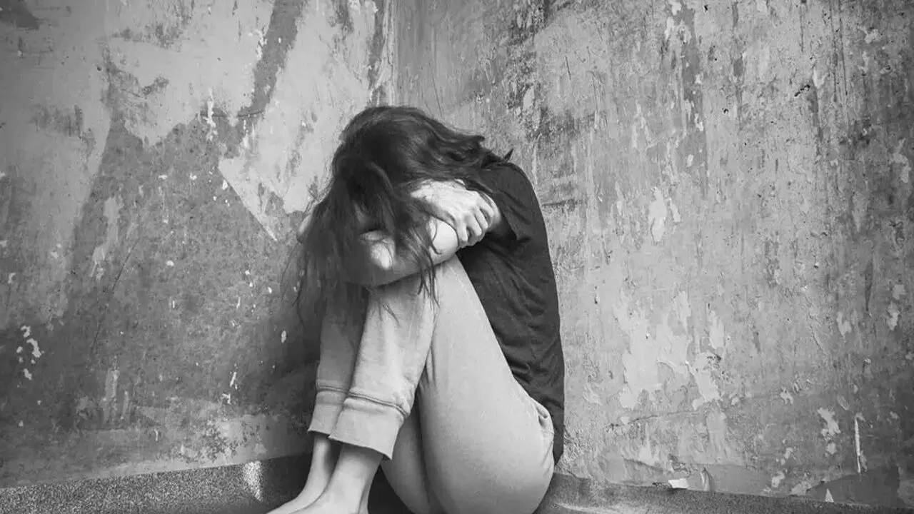 CG News: गृह मंत्री के जिले में पुलिस का तालिबानी कानूनः दुष्कर्म के आरोपी की बजाए दुष्कर्म पीड़िता के खिलाफ दर्ज कर दिया FIR