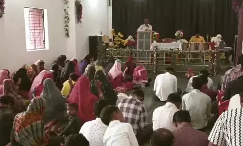 CG News: हिंदू होकर देवी-देवताओं पर की अशोभनीय टिप्पणी, चंगाई सभा का आयोजन कर लोगों को धर्मांतरण के लिए उकसाया, पुलिस ने किया युवक को किया गिरफ्तार