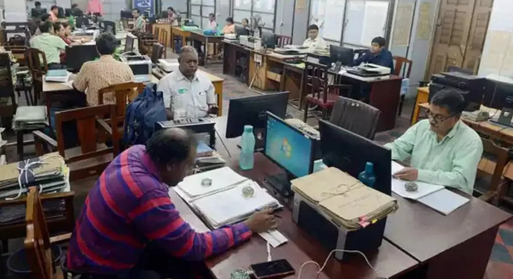 Advance Salary Before Ganpati: मोदी सरकार ने कर्मचारियों को दिया बड़ा तोहफा! जारी की एडवांस सैलरी, जानें किसे मिल रहा है फायदा? Advance Salary Before Ganpati: मोदी सरकार ने कर्मचारियों को दिया बड़ा तोहफा! जारी की एडवांस सैलरी, जानें किसे मिल रहा है फायदा?