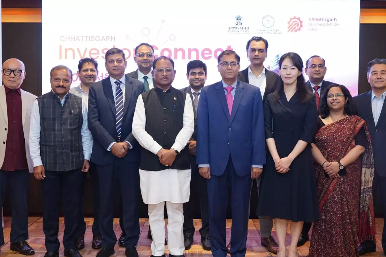 CG News: सियोल में मुख्यमंत्री विष्णु देव साय और ATCA प्रतिनिधिमंडल की महत्वपूर्ण भेंट, छत्तीसगढ़ में निवेश की संभावनाओं पर हुई चर्चा CG News: सियोल में मुख्यमंत्री विष्णु देव साय और ATCA प्रतिनिधिमंडल की महत्वपूर्ण भेंट, छत्तीसगढ़ में निवेश की संभावनाओं पर हुई चर्चा