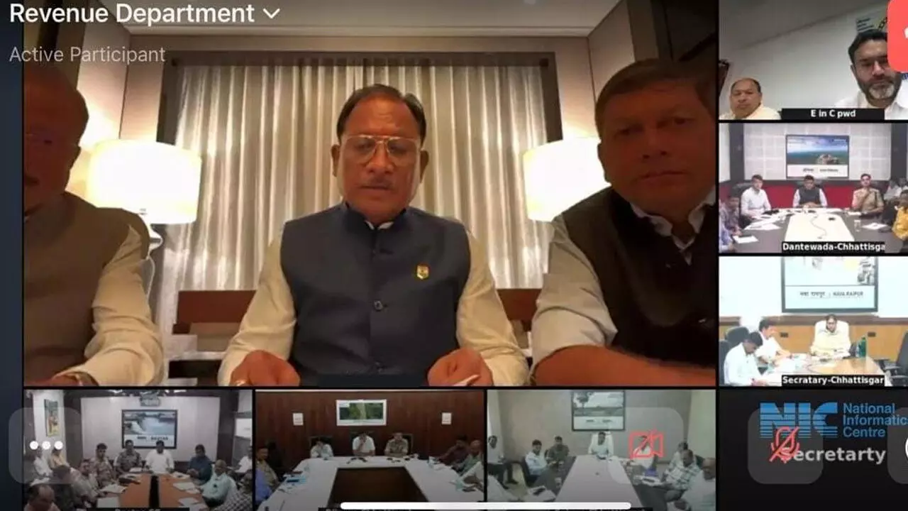 CG News: मुख्यमंत्री साय ने बाढ़ प्रभावित जिलों की समीक्षा के दौरान दिए दिशा निर्देश, प्रभारी सचिव बाढ़ प्रभावित जिलों का भ्रमण कर राहत कार्यों का करें निरीक्षण